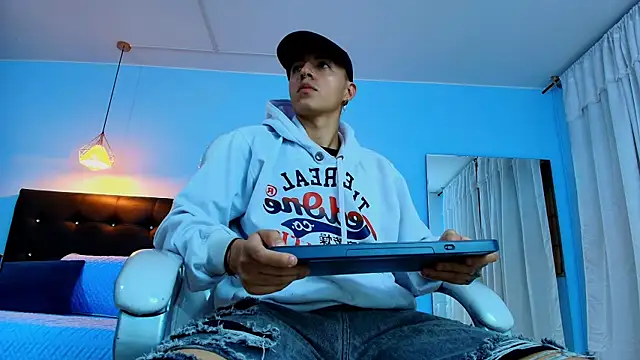 Lobo 17  online show from 14, 2, 2025