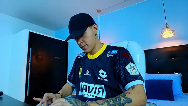 Lobo 17  online show from 19, 2, 2025