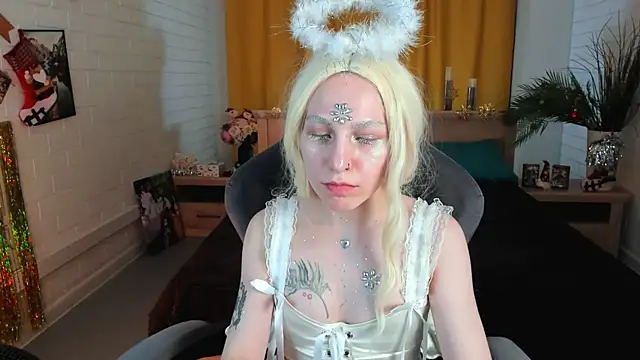 Snapshot of AphexQueen chatting on 23, 12, 2024 AphexQueen online show from 23, 12, 2024