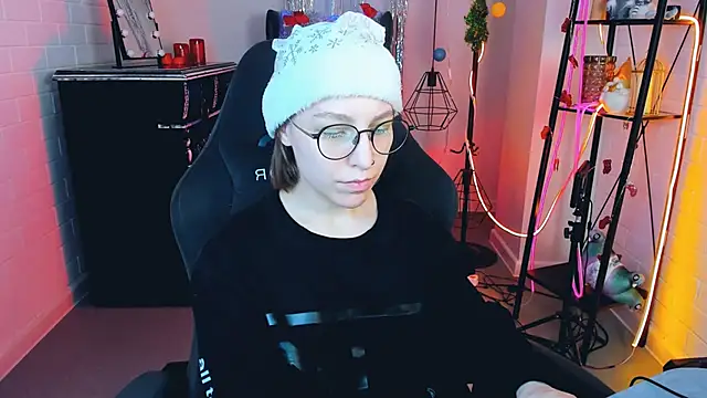 Snapshot of AphexQueen chatting on 25, 12, 2024 AphexQueen online show from 25, 12, 2024