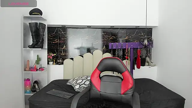 Kathia Armstrong online show from 17, 12, 2024