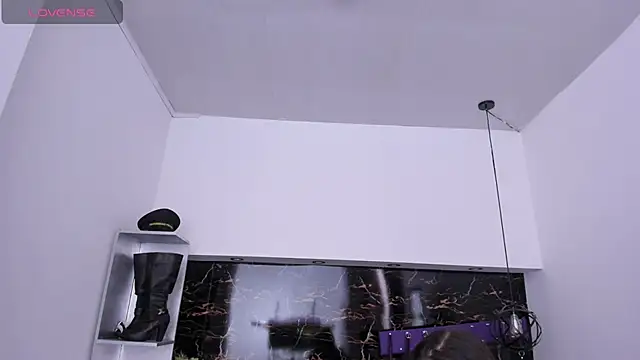 Kathia Armstrong online show from 13, 1, 2025