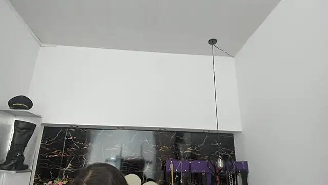 Kathia Armstrong online show from 4, 2, 2025