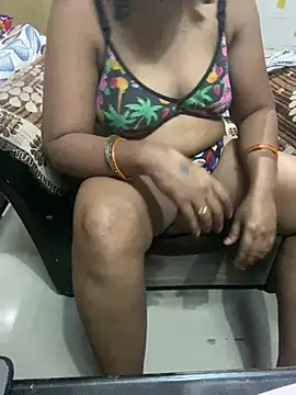 Tameesh sexy mistress online show from 3, 7, 2026