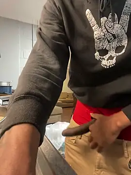 sneakylink13   online show from 10, 2, 2025