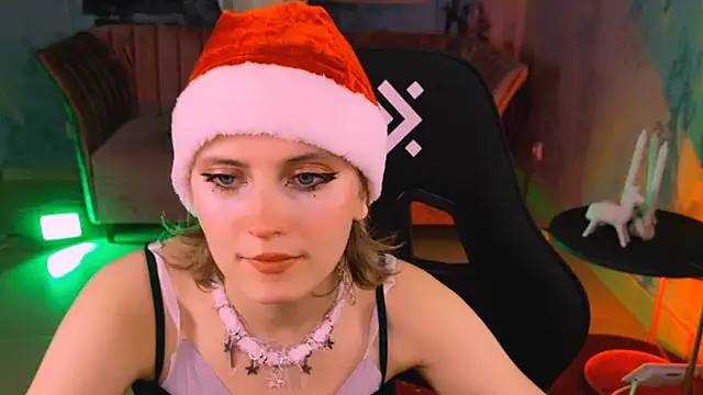 Snapshot of LolaAsmus chatting on 25, 12, 2024 LolaAsmus online show from 25, 12, 2024