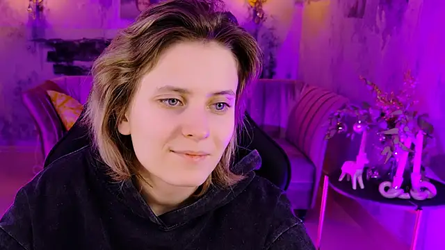 Snapshot of LolaAsmus chatting on 3, 1, 2025 LolaAsmus online show from 3, 1, 2025