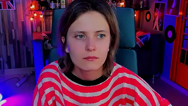 Snapshot of LolaAsmus chatting on 8, 1, 2025 LolaAsmus online show from 8, 1, 2025