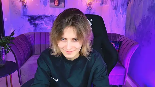 Snapshot of LolaAsmus chatting on 5, 2, 2025 LolaAsmus online show from 5, 2, 2025