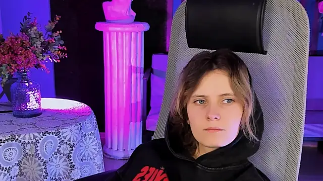 Snapshot of LolaAsmus chatting on 12, 2, 2025 LolaAsmus online show from 12, 2, 2025