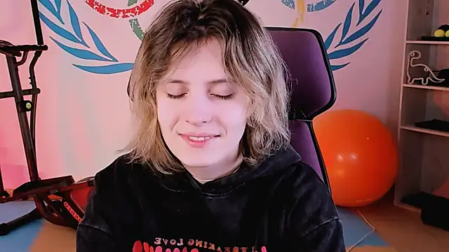 Snapshot of LolaAsmus chatting on 13, 2, 2025 LolaAsmus online show from 13, 2, 2025