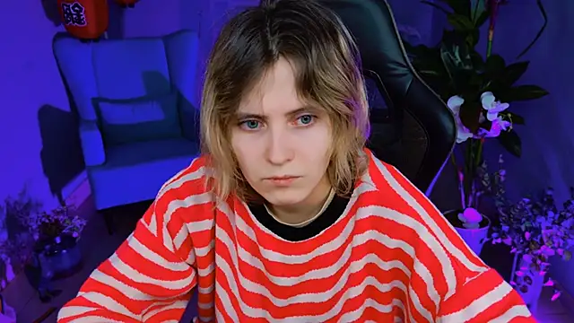 Snapshot of LolaAsmus chatting on 14, 2, 2025 LolaAsmus online show from 14, 2, 2025