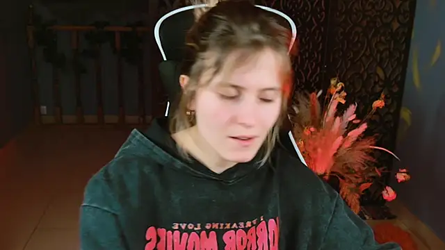 Snapshot of LolaAsmus chatting on 18, 2, 2025 LolaAsmus online show from 18, 2, 2025