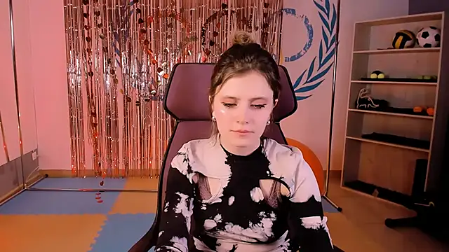 Snapshot of LolaAsmus chatting on 27, 2, 2025 LolaAsmus online show from 27, 2, 2025