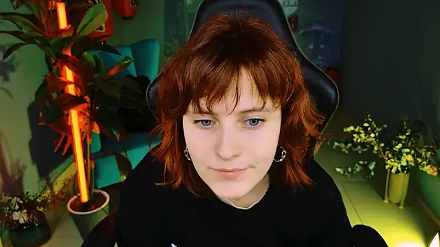 Snapshot of LolaAsmus chatting on 10, 3, 2025 LolaAsmus online show from 10, 3, 2025