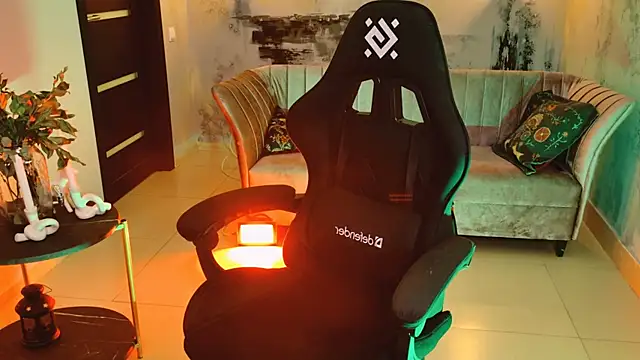 Snapshot of LolaAsmus chatting on 12, 3, 2025 LolaAsmus online show from 12, 3, 2025