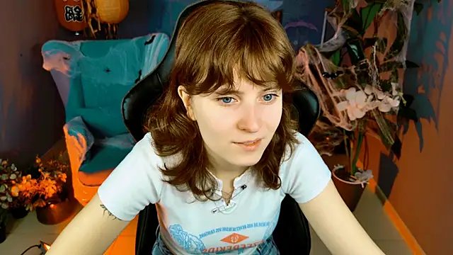 Snapshot of LolaAsmus chatting on 22, 10, 2025 LolaAsmus online show from 22, 10, 2025