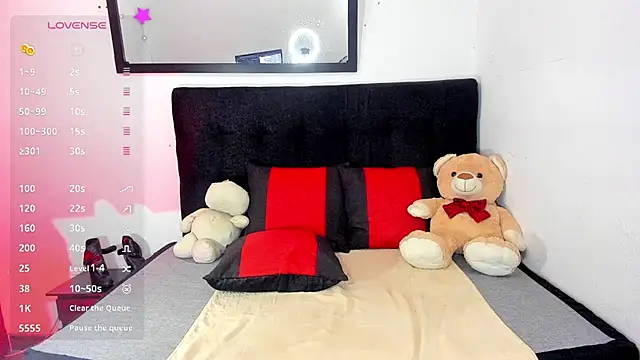Snapshot of brittany_williams_ chatting on 7, 2, 2025 brittany williams  online show from 7, 2, 2025