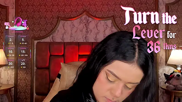 SoffiQueen online show from 9, 1, 2026