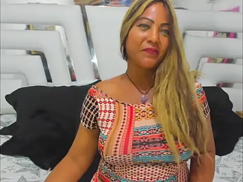 Snapshot of SaraaJhons chatting on 21, 11, 2025 SaraaJhons online show from 21, 11, 2025