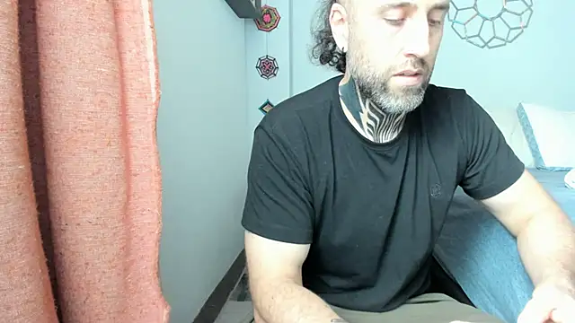 Antoniohot2024 online show from 10, 1, 2025