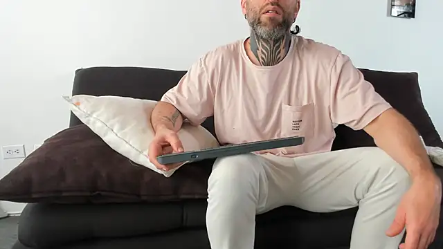 Antoniohot2024 online show from 26, 2, 2025