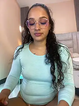 Snapshot of EMILYY_FOXY chatting on 8, 6, 2026 EMILYY FOXY online show from 8, 6, 2026