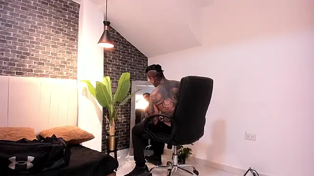 Snapshot of Dantesuarez28 chatting on 15, 12, 2025 Dantesuarez28 online show from 15, 12, 2025