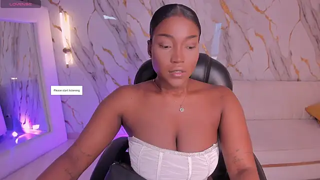 SavannahStorm online show from 30, 4, 2026
