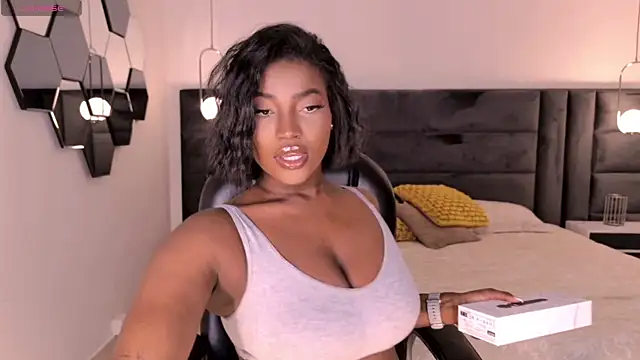 SavannahStorm online show from 27, 7, 2026