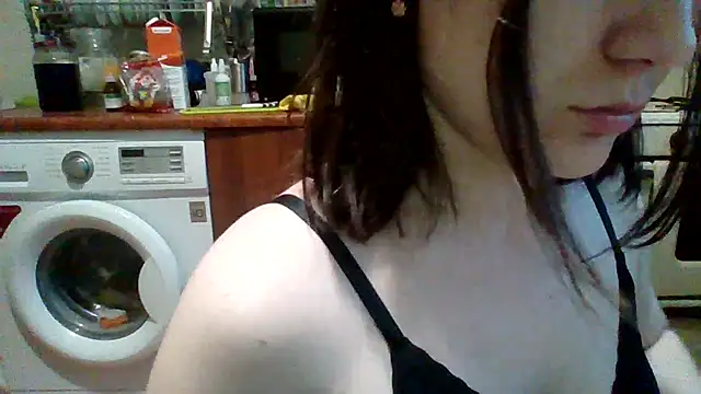 MikaKors online show from 13, 2, 2025