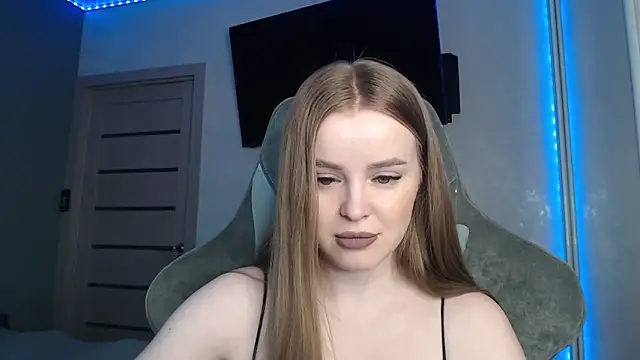 Snapshot of YourBitsy chatting on 21, 2, 2026 YourBitsy online show from 21, 2, 2026