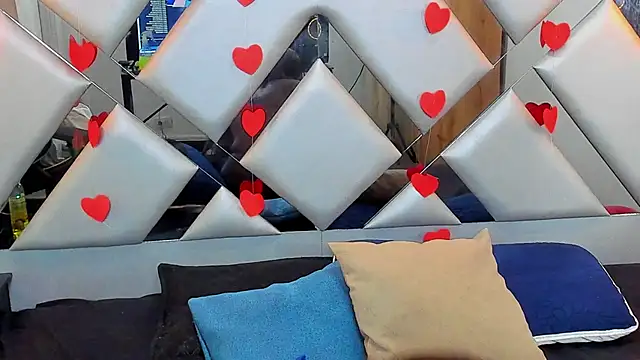 Snapshot of Nahomi-Hill chatting on 16, 2, 2025 Nahomi-Hill online show from 16, 2, 2025