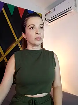 Adel Nesbiit online show from 3, 10, 2025