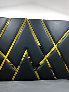 Adel Nesbiit online show from 12, 10, 2025