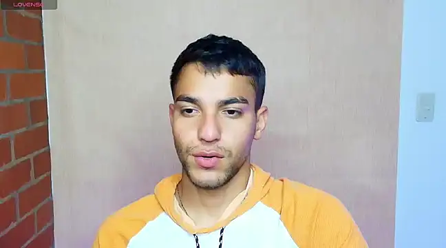 Leandro valenzuela online show from 4, 3, 2025