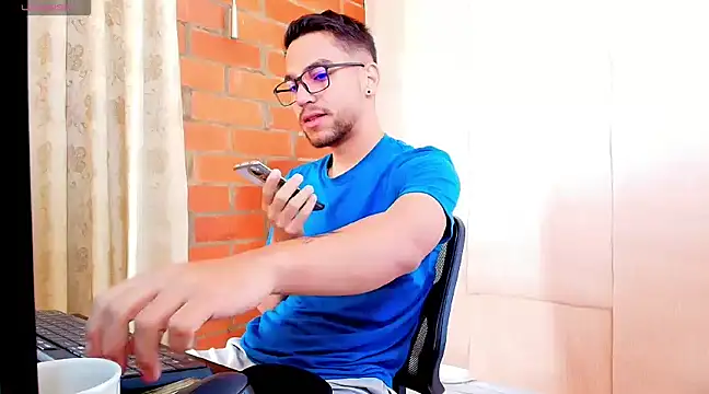 Leandro valenzuela online show from 12, 3, 2025