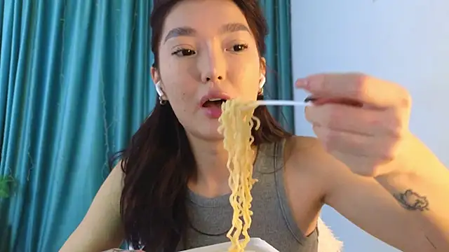 AudreyMell online show from 10, 11, 2025