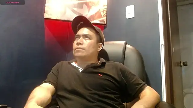 Snapshot of Jhonatan_Morales_S chatting on 4, 3, 2025 Jhonatan Morales S online show from 4, 3, 2025