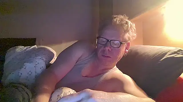 Snapshot of kinkyslet8 chatting on 20, 12, 2025 kinkyslet8 online show from 20, 12, 2025