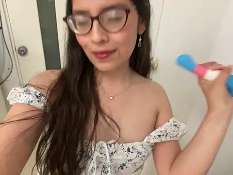 Snapshot of ForeverLola2024 chatting on 1, 1, 2025 ForeverLola2024 online show from 1, 1, 2025