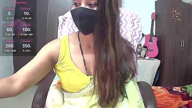 Snapshot of Cute-Tara chatting on 1, 3, 2025 Cute-Tara online show from 1, 3, 2025