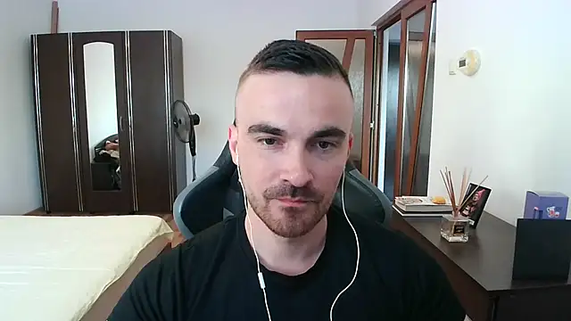 Snapshot of mu5clemania2 chatting on 4, 7, 2026 mu5clemania2 online show from 4, 7, 2026