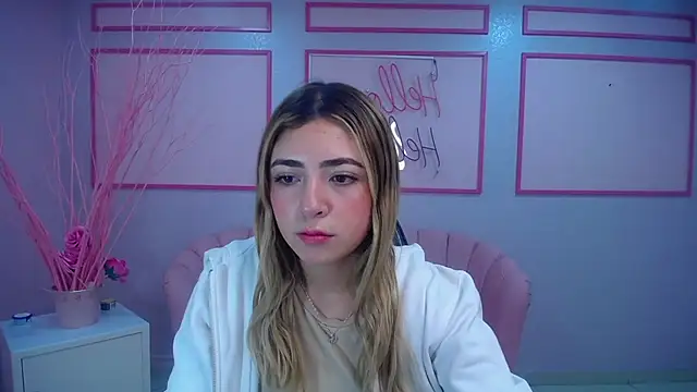 Snapshot of channel_blonde_a chatting on 4, 12, 2024 channel blonde a online show from 4, 12, 2024