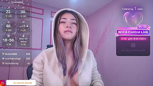 Snapshot of channel_blonde_a chatting on 2, 1, 2025 channel blonde a online show from 2, 1, 2025