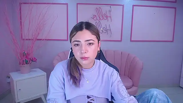 Snapshot of channel_blonde_a chatting on 9, 1, 2025 channel blonde a online show from 9, 1, 2025