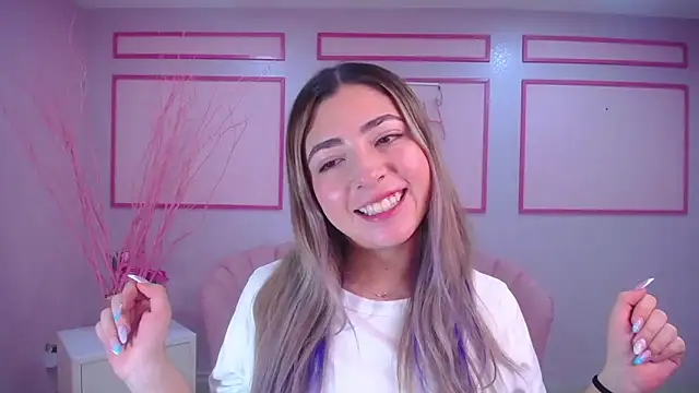 Snapshot of channel_blonde_a chatting on 11, 1, 2025 channel blonde a online show from 11, 1, 2025