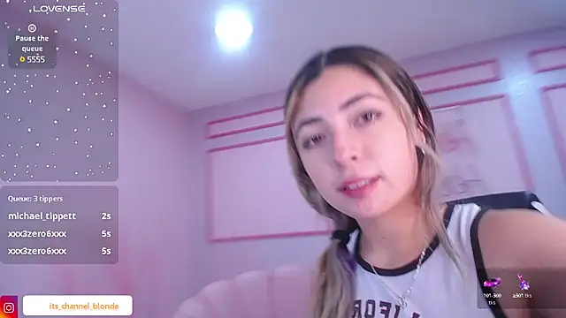 Snapshot of channel_blonde_a chatting on 22, 1, 2025 channel blonde a online show from 22, 1, 2025