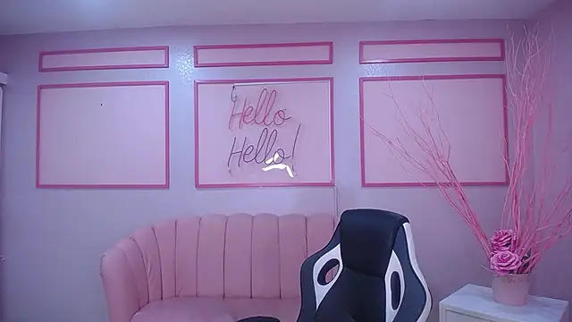 Snapshot of channel_blonde_a chatting on 1, 2, 2025 channel blonde a online show from 1, 2, 2025