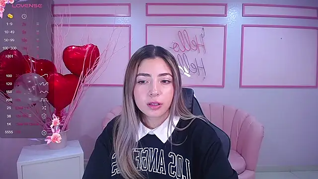 Snapshot of channel_blonde_a chatting on 4, 2, 2025 channel blonde a online show from 4, 2, 2025